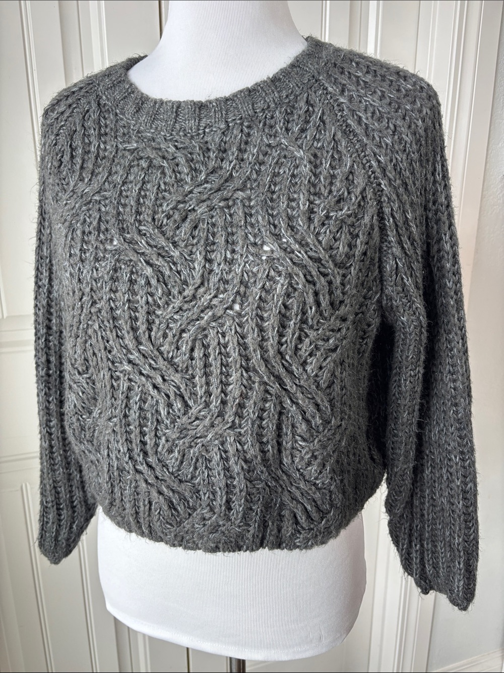 Kimchi Blue 🩷 Gray Cable-Knit Women’s Sweater